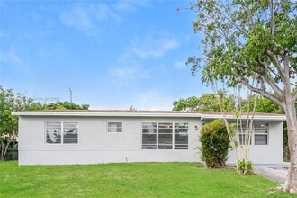 Building Photo - 2664 SW 6th Ct