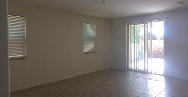 Foto del edificio - 3993 Pepper Tree Ln