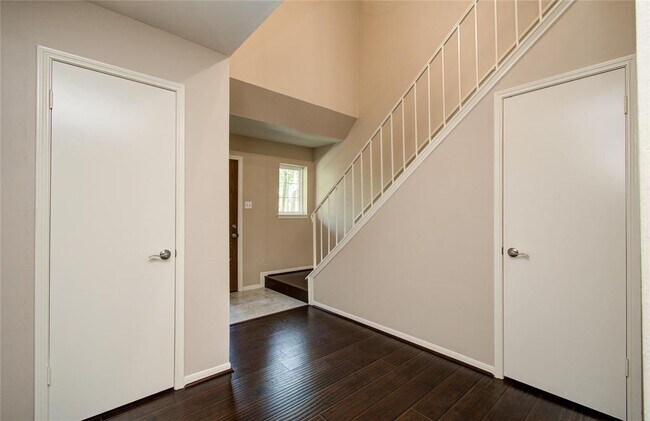 Building Photo - 727 Bunker Hill Rd