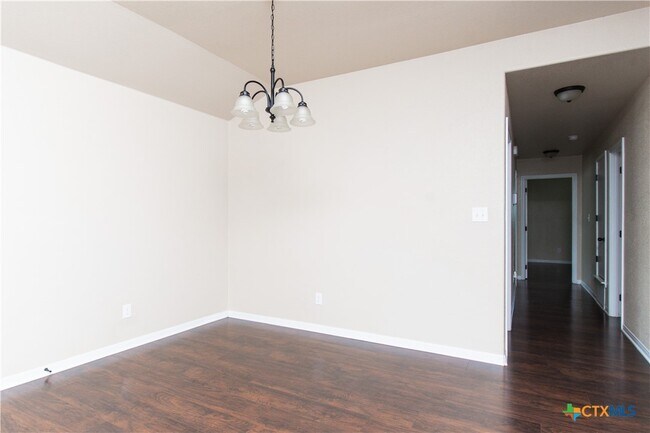 Building Photo - 1102 Grace Point Dr