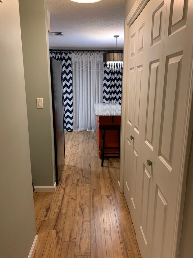 Foto principal - 74 Concord Dr