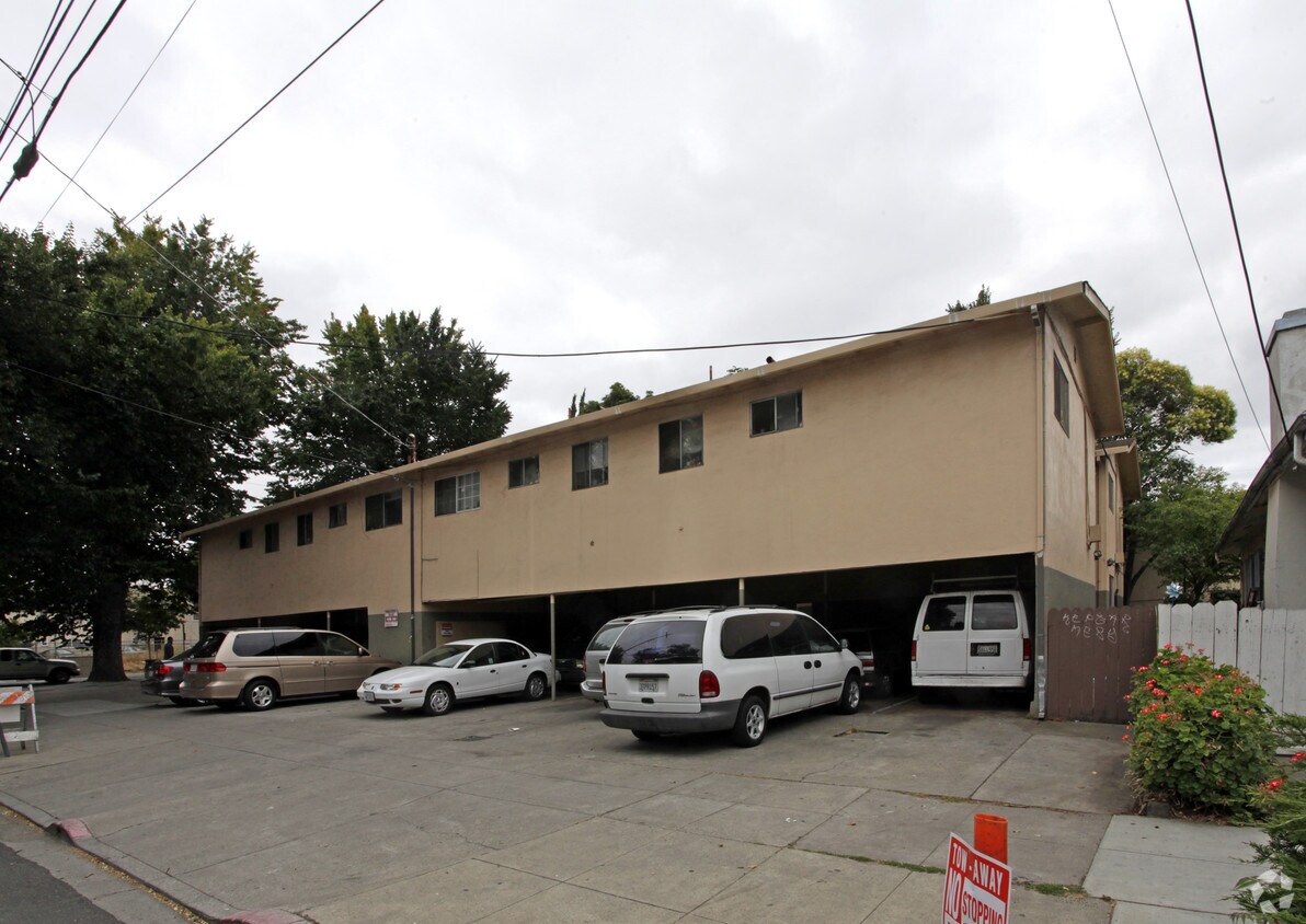 Building Photo - 495 E William St