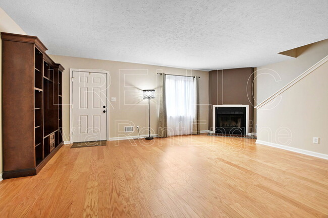 Building Photo - 10783 Colonial Woods Ct