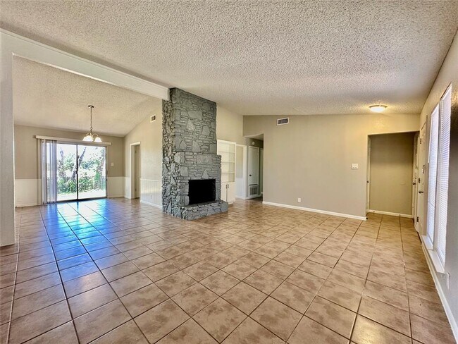 Foto del edificio - 12310 Willow Wild Dr