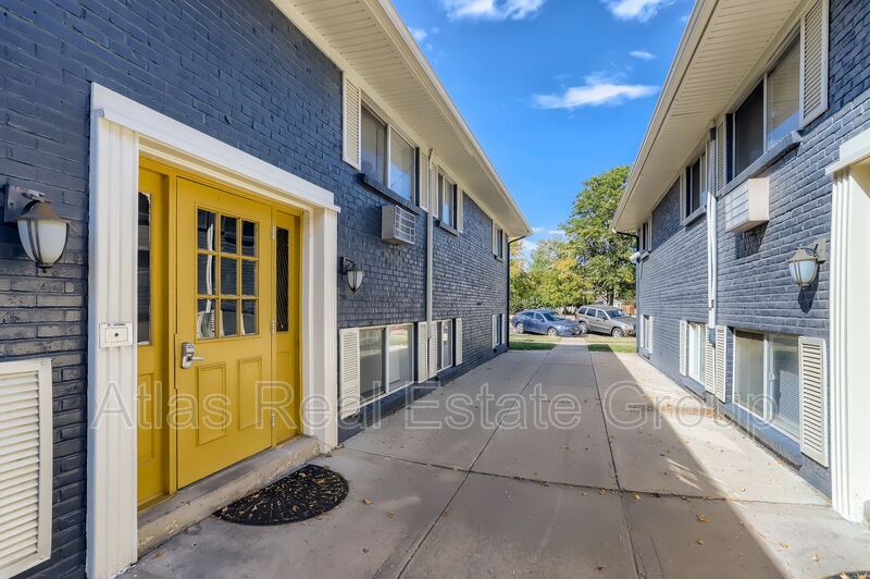 Foto principal - 828 12th St