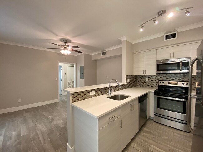 Building Photo - 222 Sidonia Ave