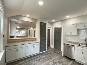 Building Photo - 216 Bird Ave