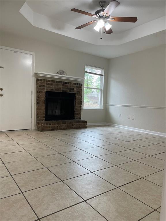 Building Photo - 211 Spur Dr