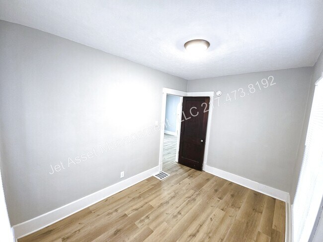 Foto del edificio - Beautifully updated 2 bedroom home for rent!