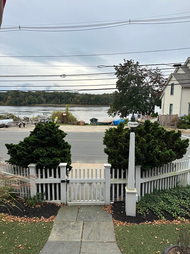 452 Main St, Amesbury, MA 01913 Townhome Rentals in Amesbury MA