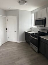 Building Photo - 17 Teaneck Rd