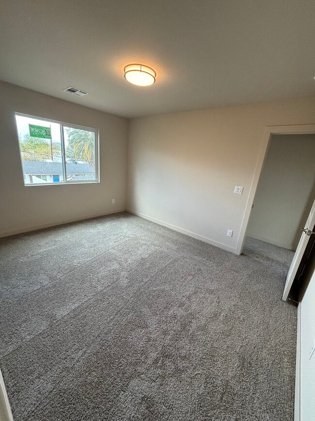 Building Photo - 4307 N 13th Pl