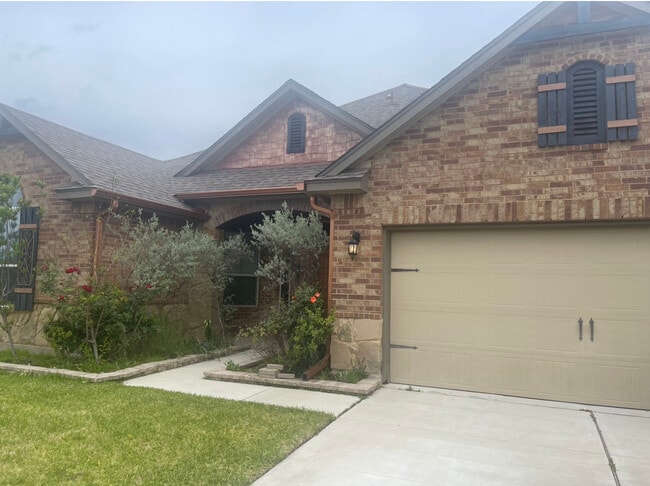 Building Photo - 833 Tuscan Rd