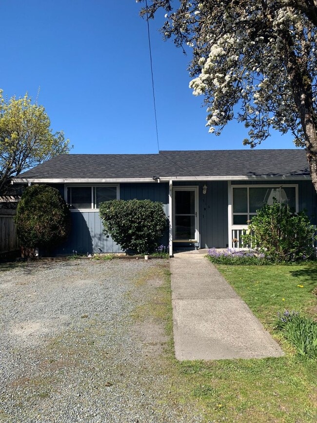 Building Photo - 514-516-516 16 St SE
