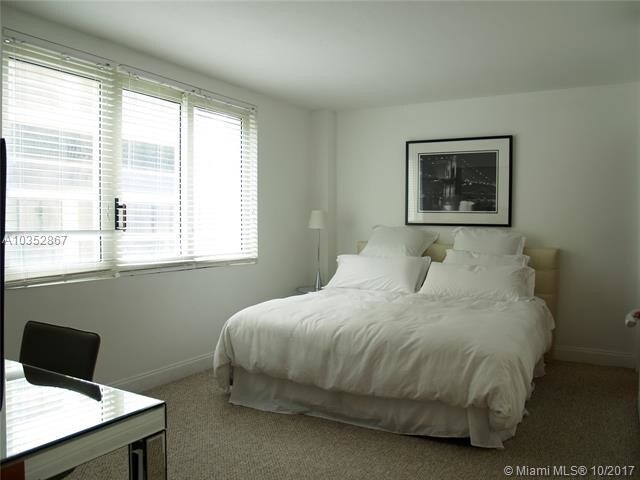 Foto del edificio - 9499 Collins Ave