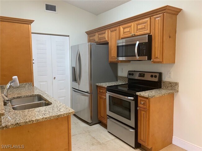 Foto del edificio - 2226 Arbour Walk Cir