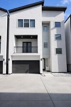 Building Photo - 10806 Warwana Rd