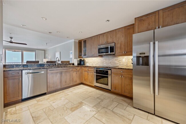 Foto del edificio - 265 Barefoot Beach Blvd
