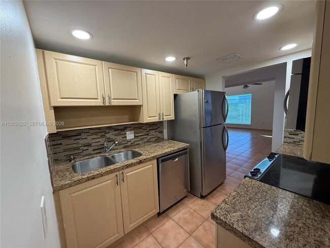 Building Photo - 10641 SW 108th Ave