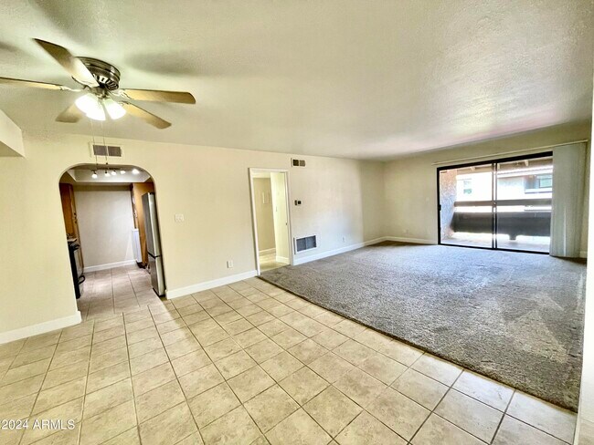 Foto del edificio - 3825 E Camelback Rd