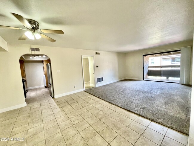 Building Photo - 3825 E Camelback Rd
