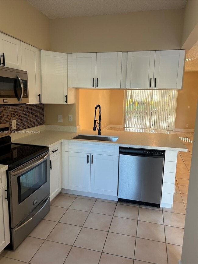 Building Photo - 16609 Hemingway Dr
