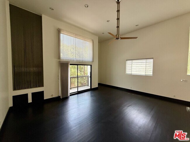 Foto del edificio - 2415 Laurel Pass Ave