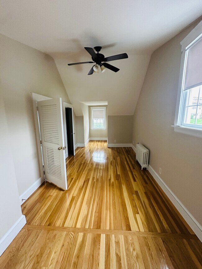 Foto del edificio - 369 Waverly Rd