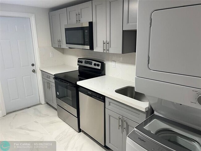Foto del edificio - 8705 NW 38th Dr