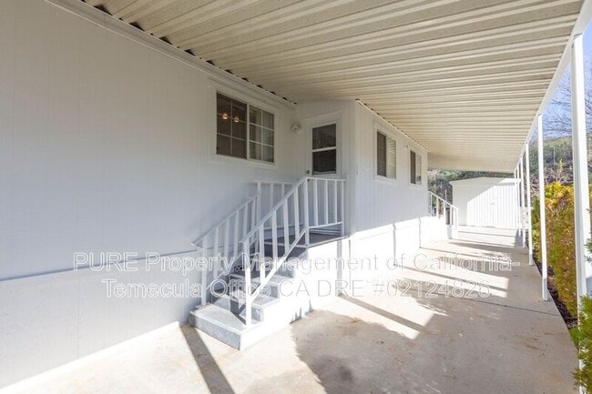 Building Photo - 38042 Via Del Largo