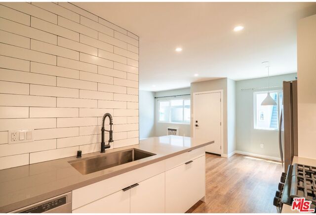 Foto del edificio - 4511 Prospect Ave