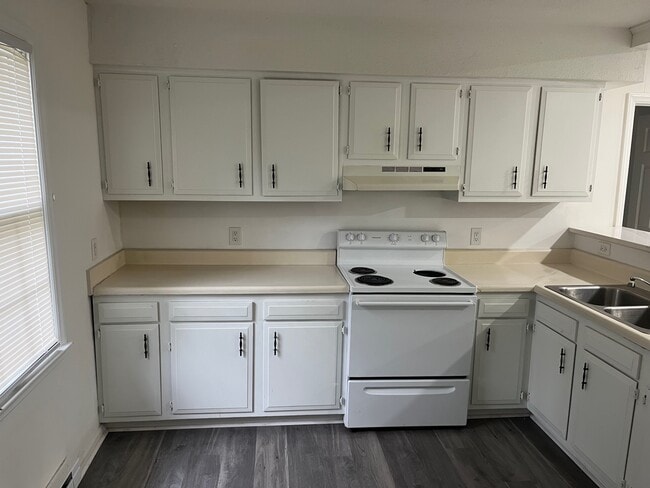 Building Photo - 502 4th Street Plz SW