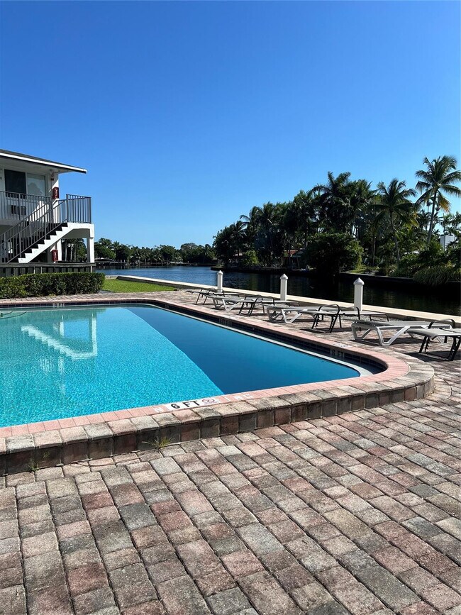 Building Photo - 1812 E Oakland Park Blvd