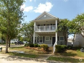 Building Photo - 1717 Forsythe Dr
