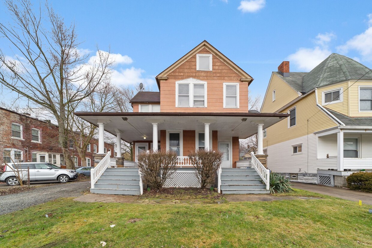 Foto principal - 9811 Marietta Ave