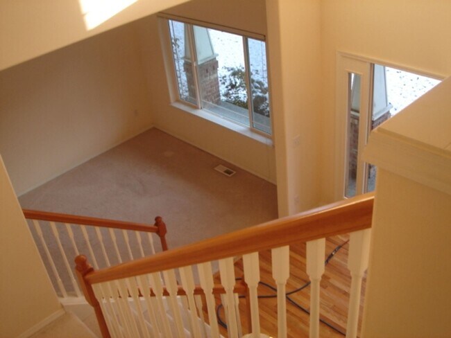 Building Photo - Woodinville Duvall Road. 4 bed. +den. 2.5 ...
