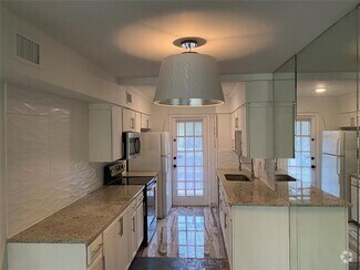 Building Photo - 12888 Montfort Dr