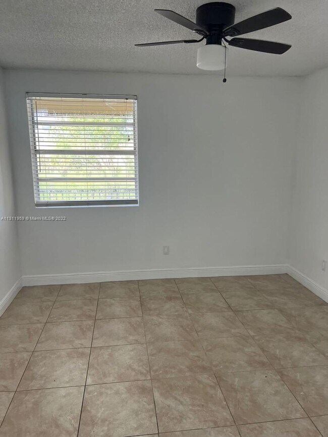 Foto del edificio - 1241 SW 46th Ave
