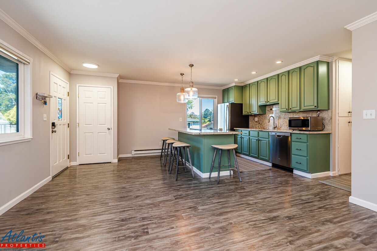 815 Balboa Ave Unit 201, Capitola, CA 95010 Condo for Rent in