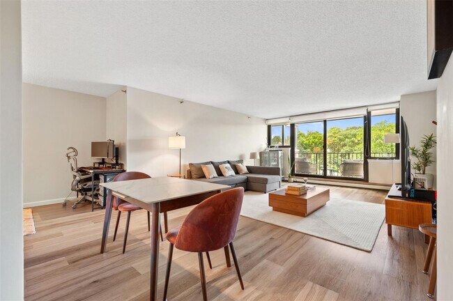 Foto del edificio - 25 Rockledge Ave