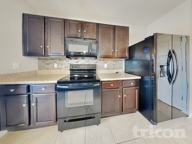 Building Photo - 4262 Roberta Dr