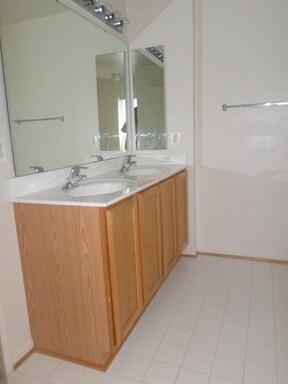 Foto del edificio - 4712 Hanrahan Pl