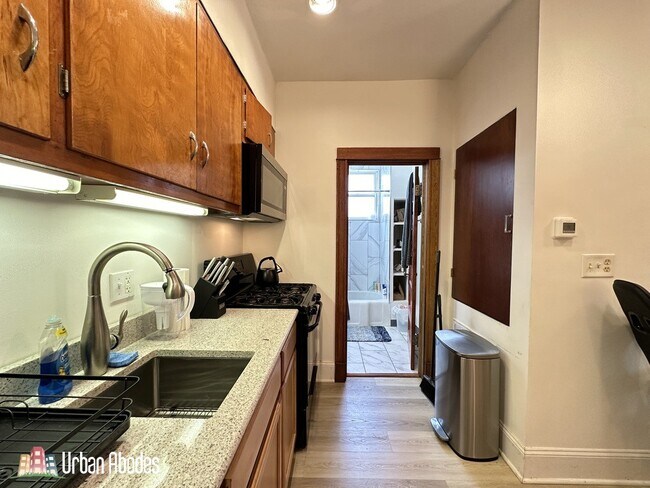 Foto del edificio - 2821 W Shakespeare Ave