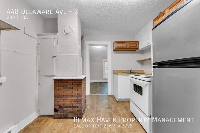 Building Photo - 448 Delaware Ave #3 Lorain, OH 44052- 2 be...