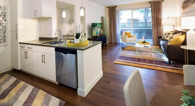 Foto del edificio - 1257 Lakeside Dr