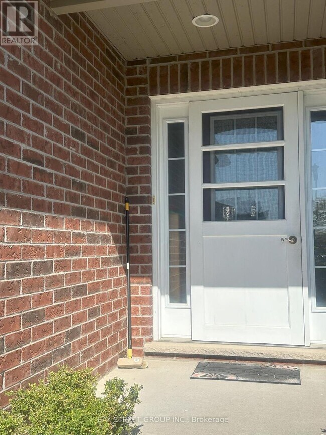 Building Photo - 1064 Fogerty St