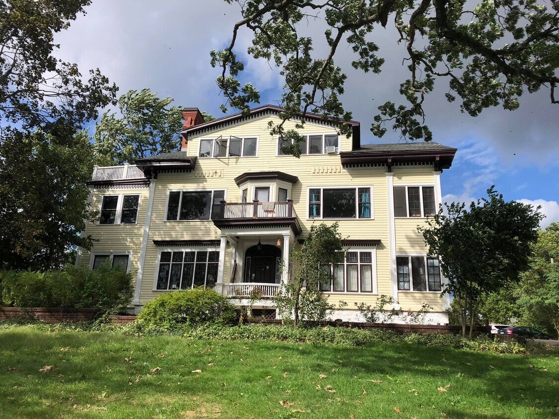 535 Fulton St E, Grand Rapids, MI 49503 Apartments 535 Fulton St E Grand Rapids, MI