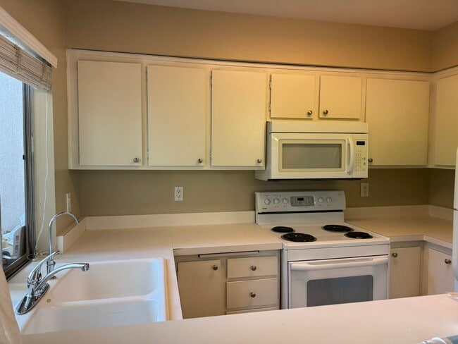 Foto del edificio - 1353 Caminito Gabaldon