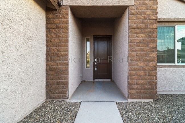 Building Photo - 16949 W Evergreen Rd