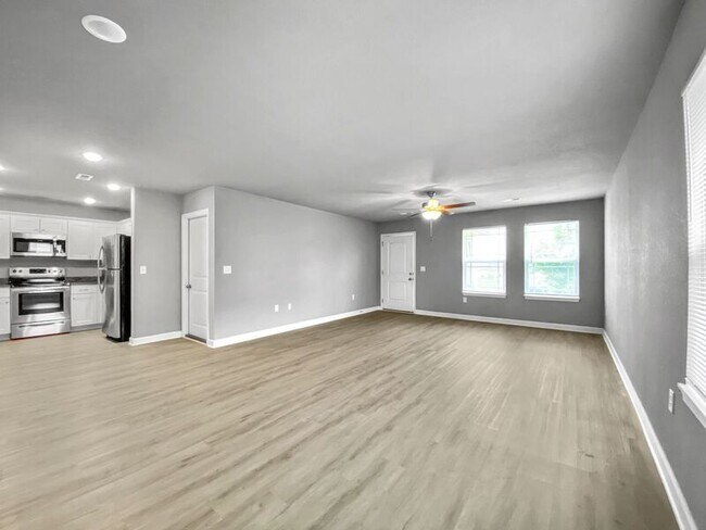 Foto del edificio - 8120 SW 1st St